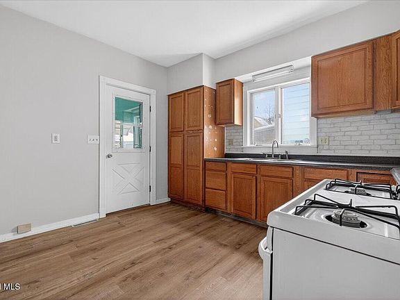 5th image of 103 Porter Street