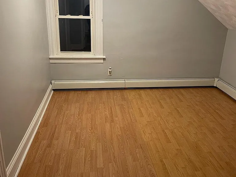 Victoria Ave — Photo 9