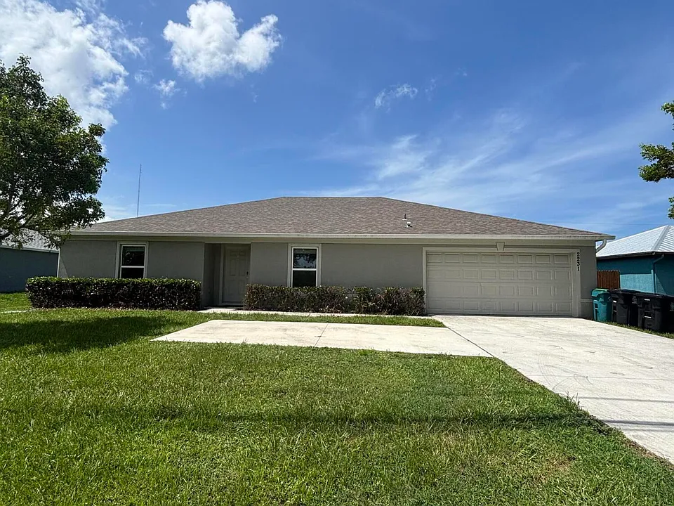 2231 SE Mariposa Ave