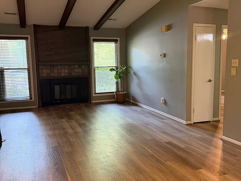 1103 Broadford Dr — Photo 13