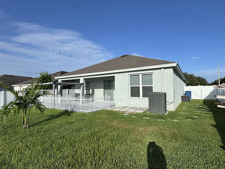 484 Old Windsor Way — Photo 41