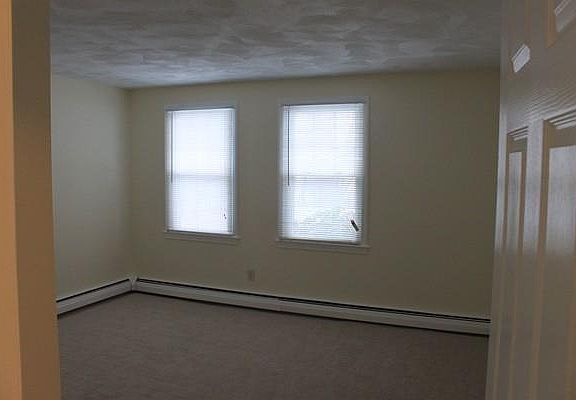 4th image of 7 Cicero Dr APT 4
