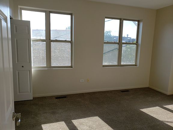 5th image of 3211 W Lexington St Unit 1B