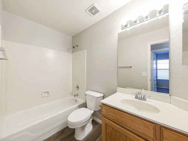 9631 W Clara Ln — Photo 15