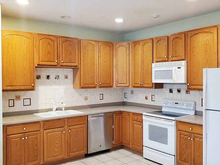 255 Rolling Hill Rd — Photo 6
