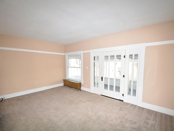 5th image of 415 Gray Ave