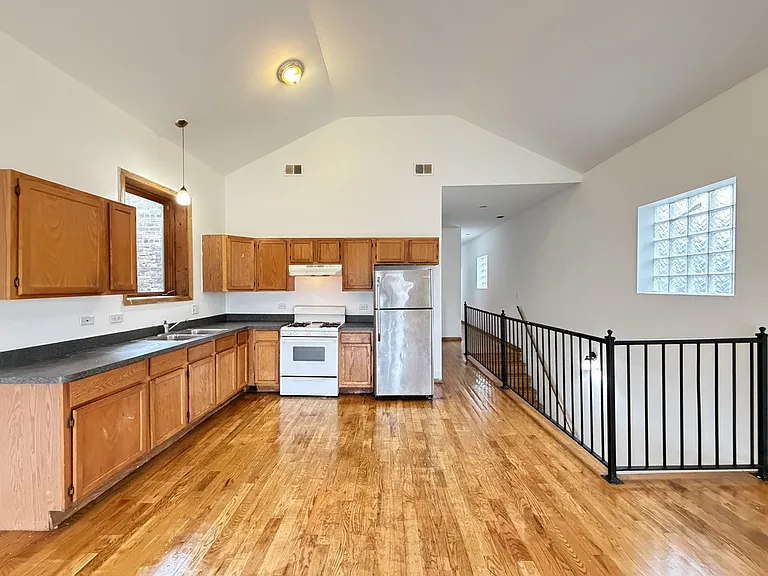 3100 W Polk St #4 — Photo 2