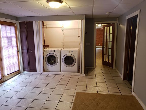 Rec Room / Laundry area