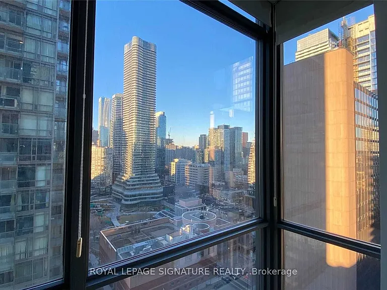 38 Grenville St #2209 — Photo 11