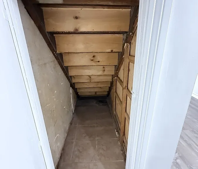 1677 Victoria Ave — Photo 60