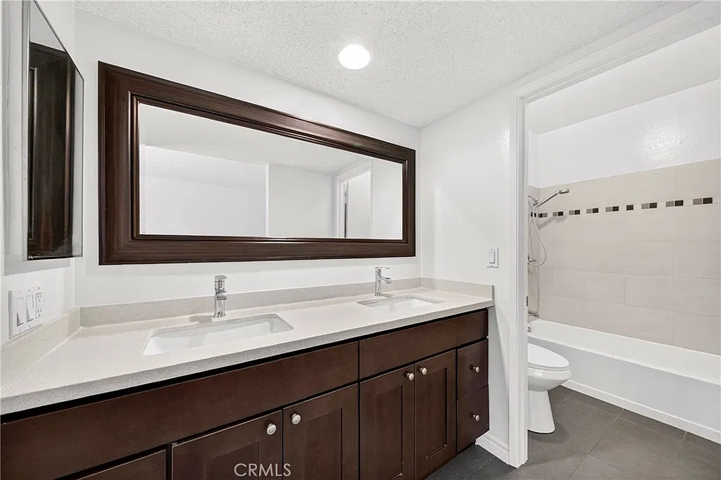 3 bed, 2.5 bath, 1542 sqft, $3,995 — Photo 4
