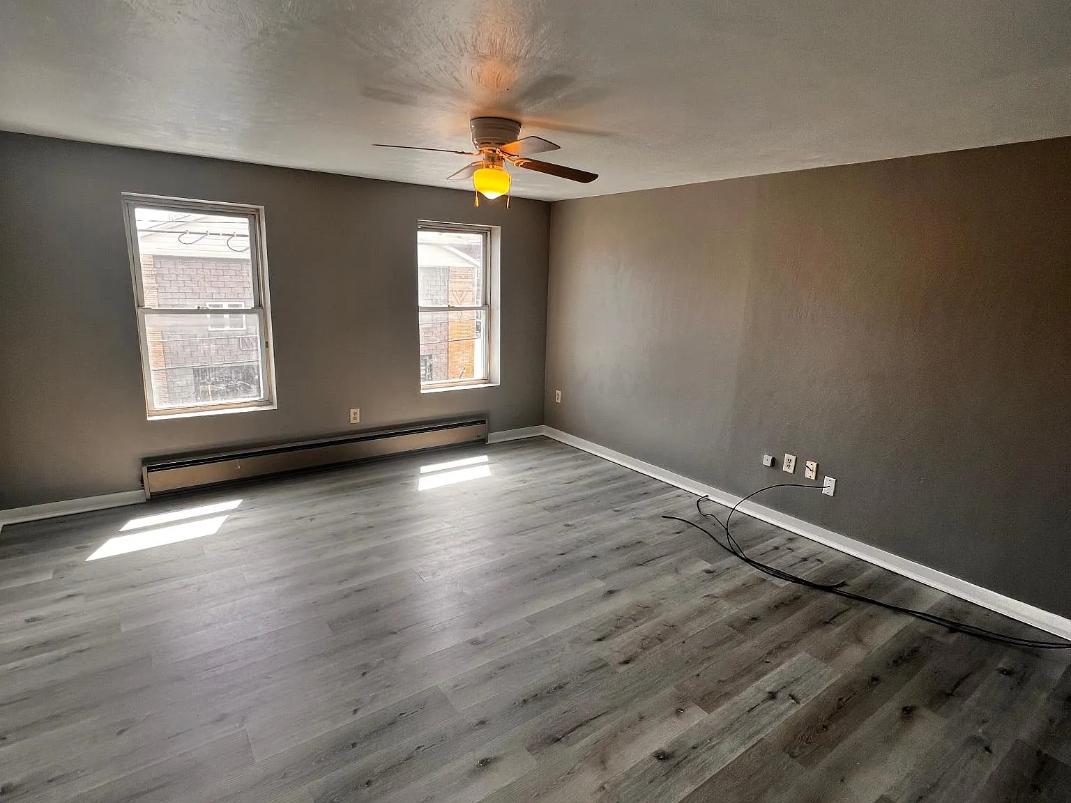 312 W Crawford Ave — Photo 3