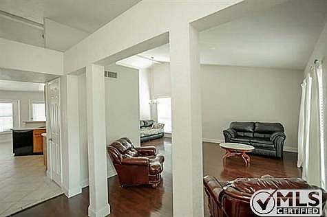 4th image of 1429 Colmar Dr
