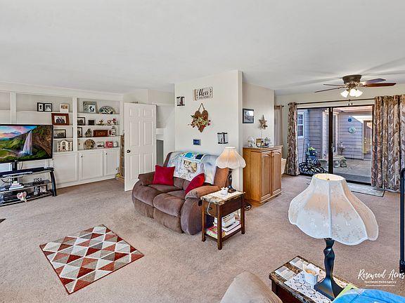 4th image of 884 La Pointe Dr