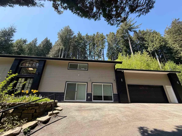 285 Rabbit Ln, West Vancouver, BC V7S 1J1