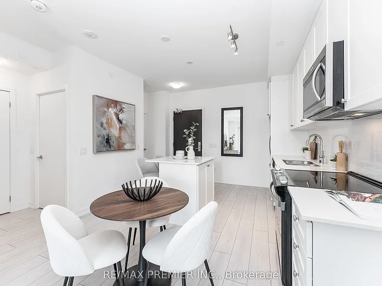 55 Duke St W #310 — Photo 6