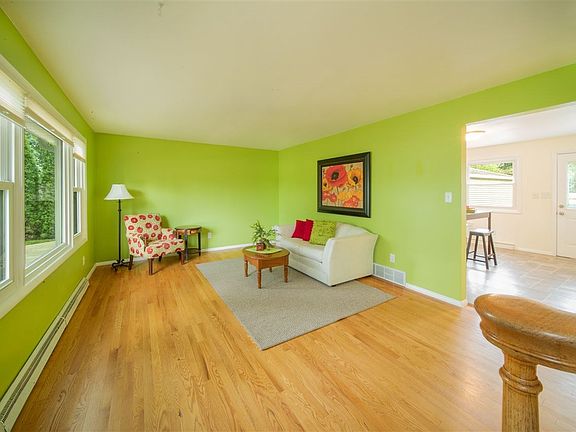 3rd image of 1008 Ida St