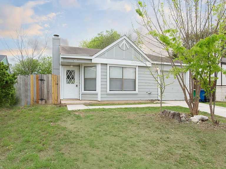 6339 Village Clb — Photo 3