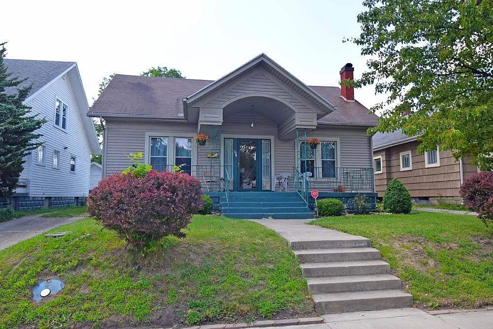 134 SW 18th St photo 1