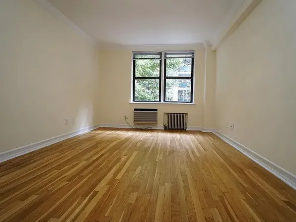 229 East 80th Street image 1 of 9