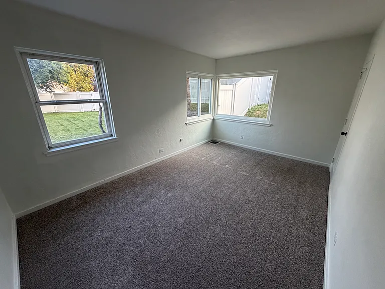 2055 Broadlawn Rd — Photo 7