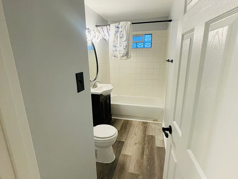 1217 Allen St — Photo 7
