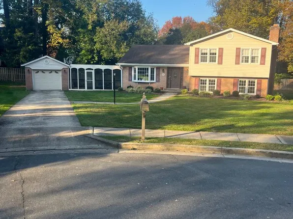 304 Jean Pl NE, Vienna, VA 22180