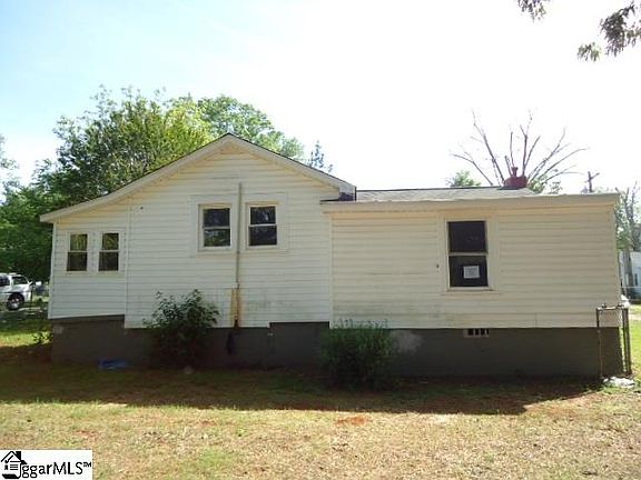 4th image of 18 Savannah St