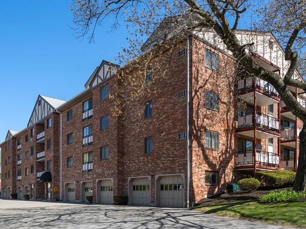 100 Lexington St APT B8, Belmont, MA 02478