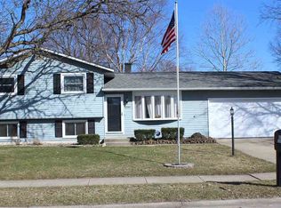 1550 Quincy Dr, Mishawaka, IN 46544