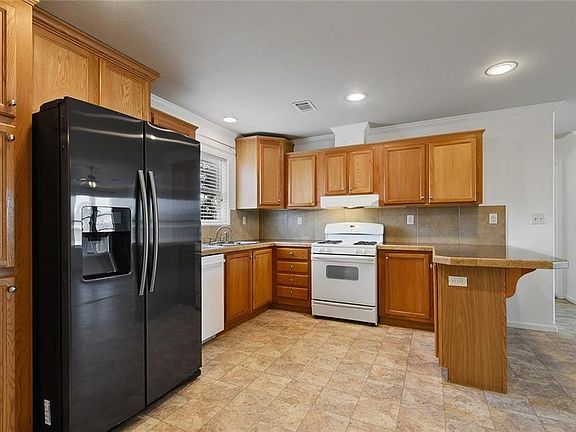 2nd image of 3713 Volpe Dr