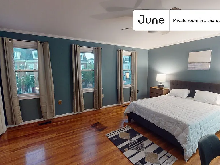 600 7th St SW #G — Photo 1