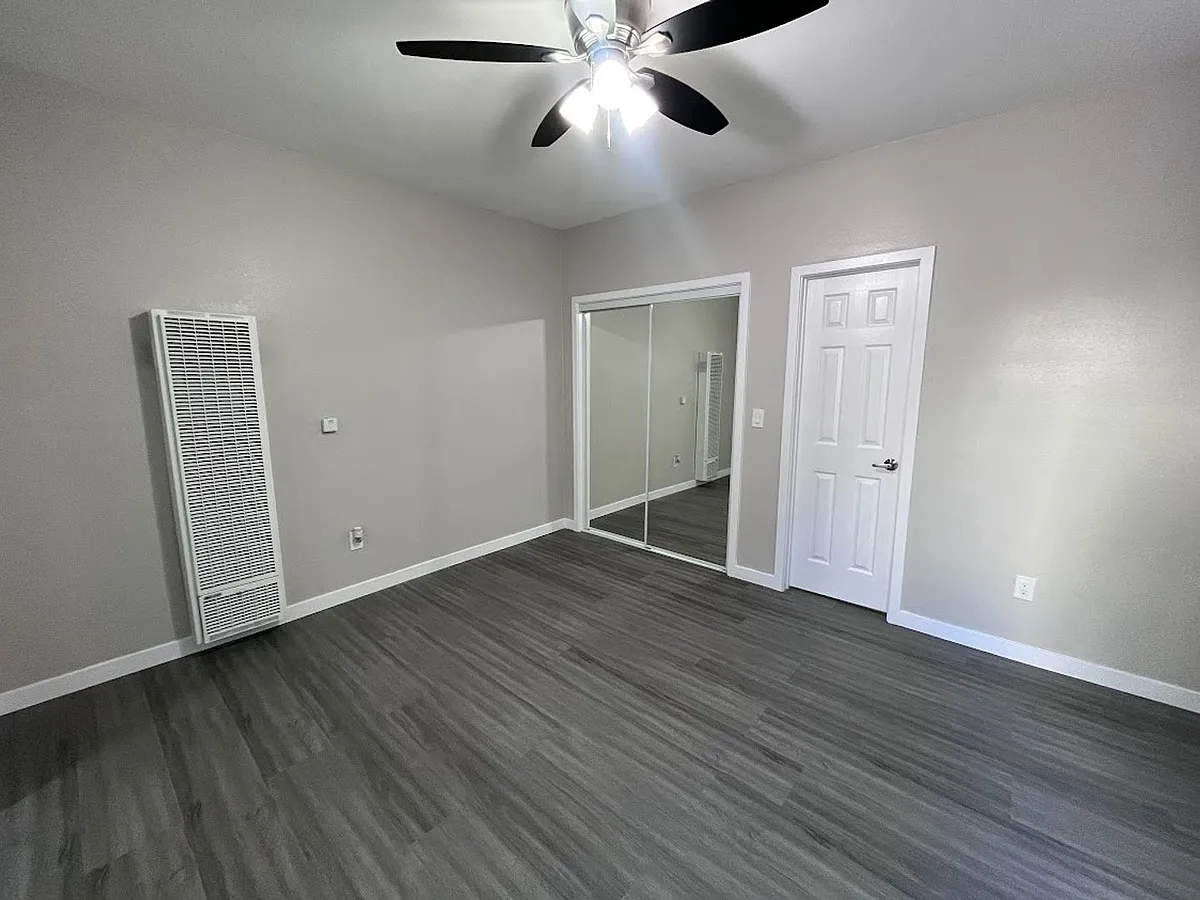 Building Photo - 448 Orange Ave Long Beach, Ca 90802