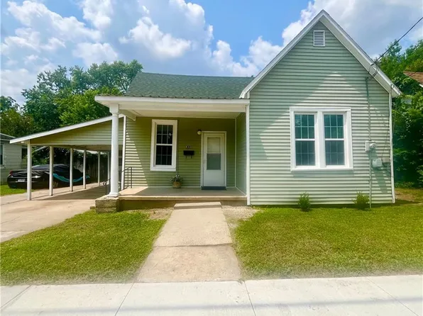 833 N Ash St, Nevada, MO 64772