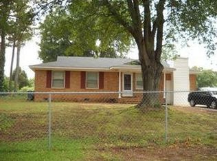 102 Rocking Chair Ln, Spartanburg, SC 29307