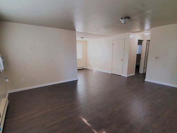 3rd image of 1408 W 14th Ave APT B