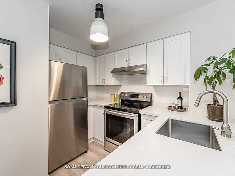 76 Shuter St #1307 — Photo 3