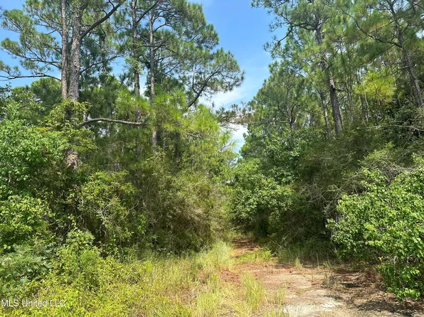 0 Duke St #3, Pass Christian, MS 39571