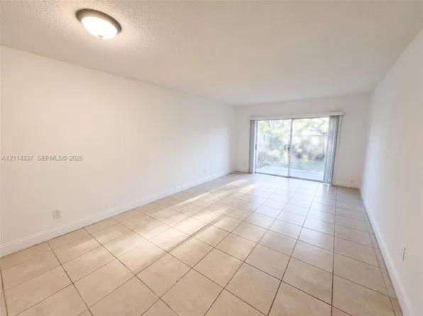 2800 NW 56th Ave APT F104, Lauderhill, FL 33313