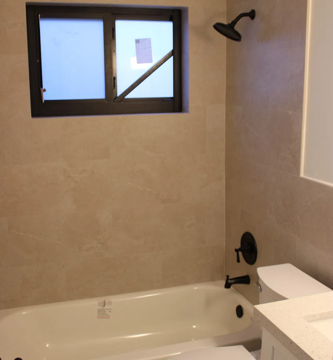 3 bed, 1170 sqft, $2,500 — Photo 4
