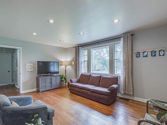 5th image of 1110 Massman Dr