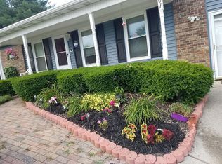 707 Timothy Cir, Charleston, IL 61920