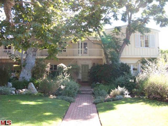 1st image of 428 N Carmelina Ave