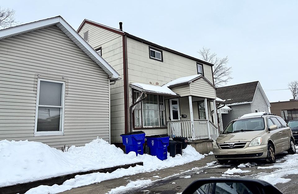 2nd image of 276 Park St