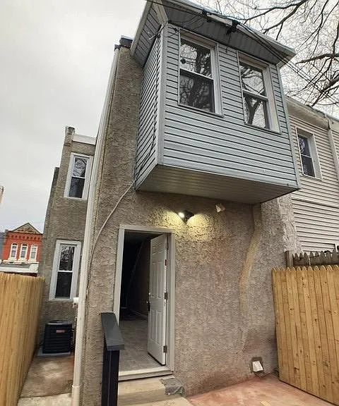 758 N Dekalb St — Photo 8
