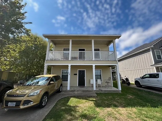 308 Holik St