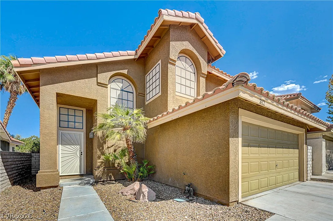 4 bed, 3.0 bath, 2065 sqft, $2,495 — Photo 2