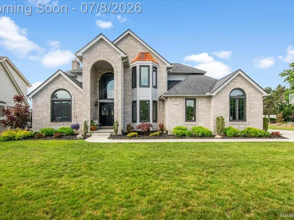 45433 Indian Creek Dr, Canton, MI 48187