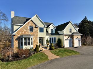 38 Canterbury St, Hingham, MA 02043