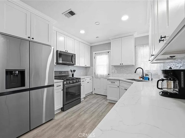 1369 S Euclid Ave — Photo 7